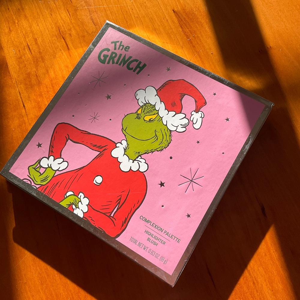 The Grinch Highlighter and Blush Palette